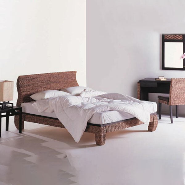 Sea Grass & Wicker Bed -Stylish