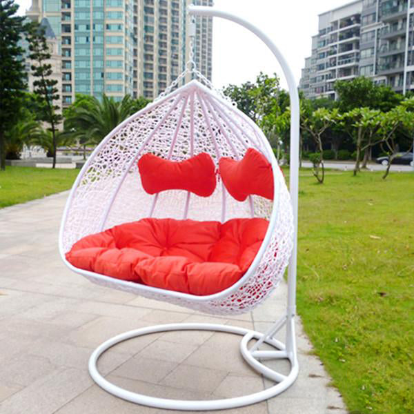 Outdoor Wicker Swing - Wind