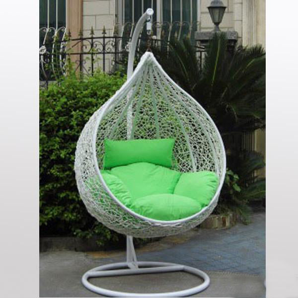 Outdoor Wicker Swing - Spring