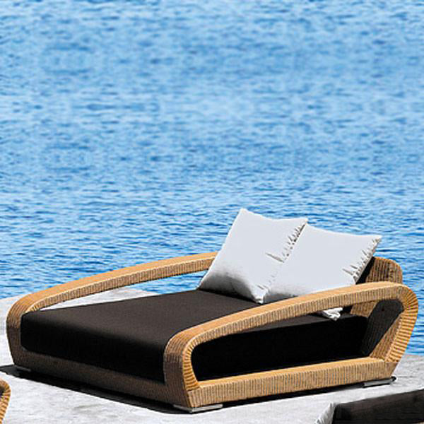 Outdoor Wicker Couch - Dreams